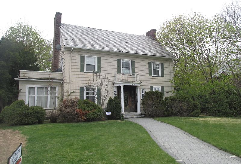 2nd image of 700 Westminster Ave