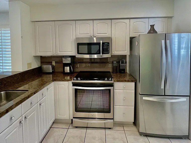 817 E Arenas Rd — Photo 8