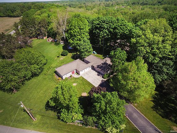 3rd image of 300 Pineview Ln