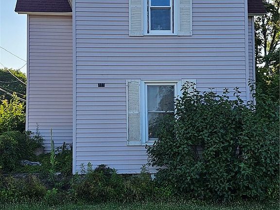 2nd image of 223 Lincoln St