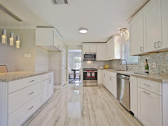 3rd image of 4310 Woodvalley Dr