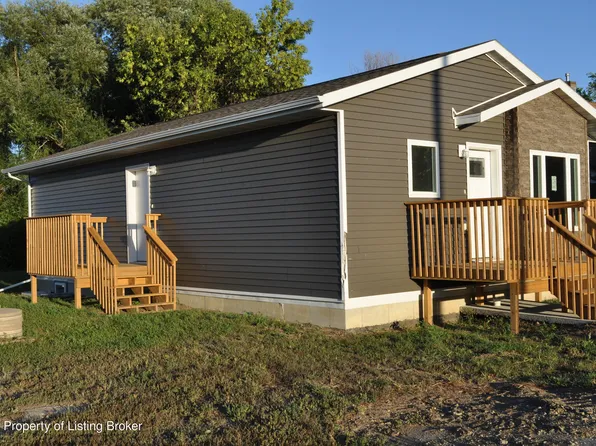 208 2nd Ave W, Lemmon, SD 57638