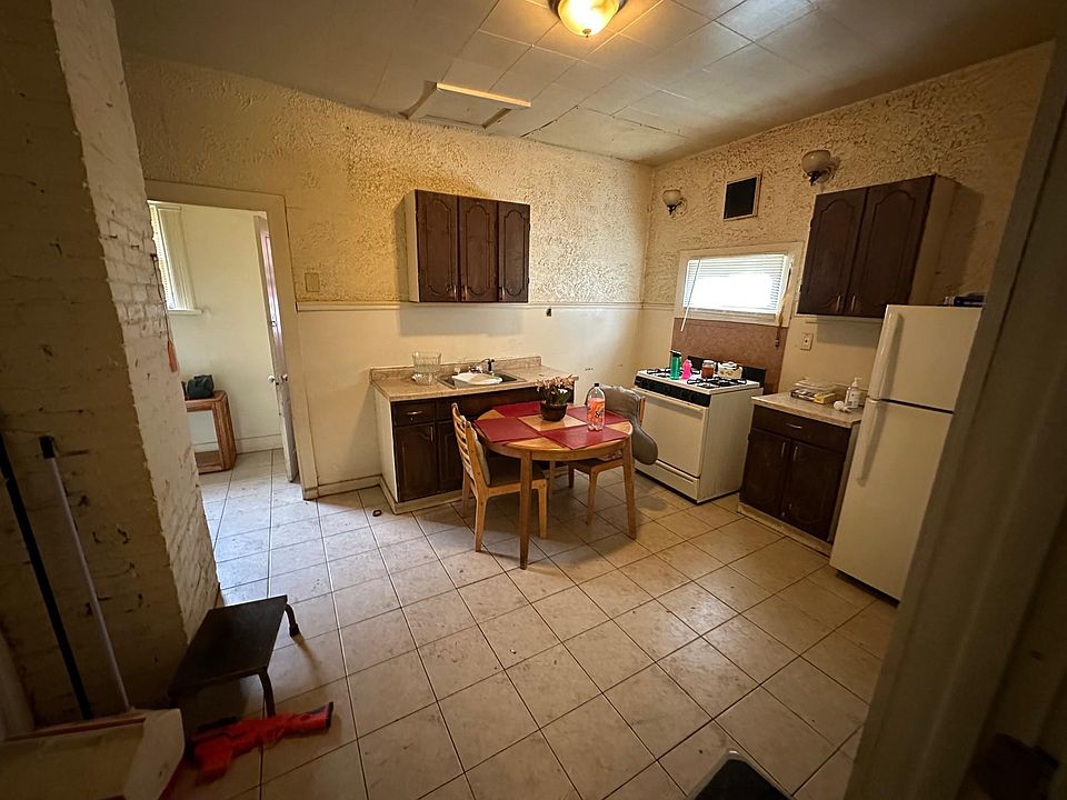 2nd image of 310 N 31st St