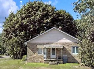 5200 Hatchery Rd, Waterford, MI 48329