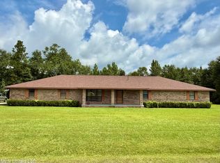 138 Clinton Lawrence Rd, Lucedale, MS 39452
