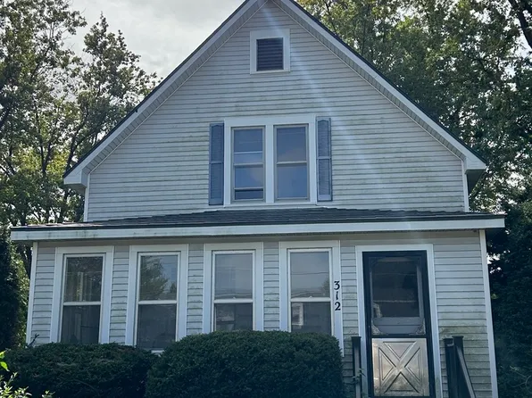 312 Dixie Hwy, Grant Park, IL 60940