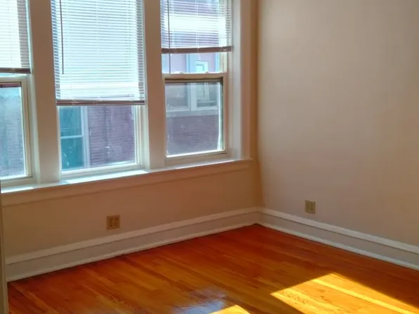3121 W Foster Ave #3, Chicago, IL 60625