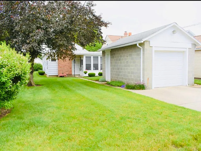 1014 Virginia St — Photo 4