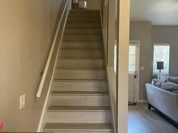 5th image of 11710 Southlake Dr Unit 1