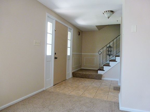 Crisp, Clean Foyer