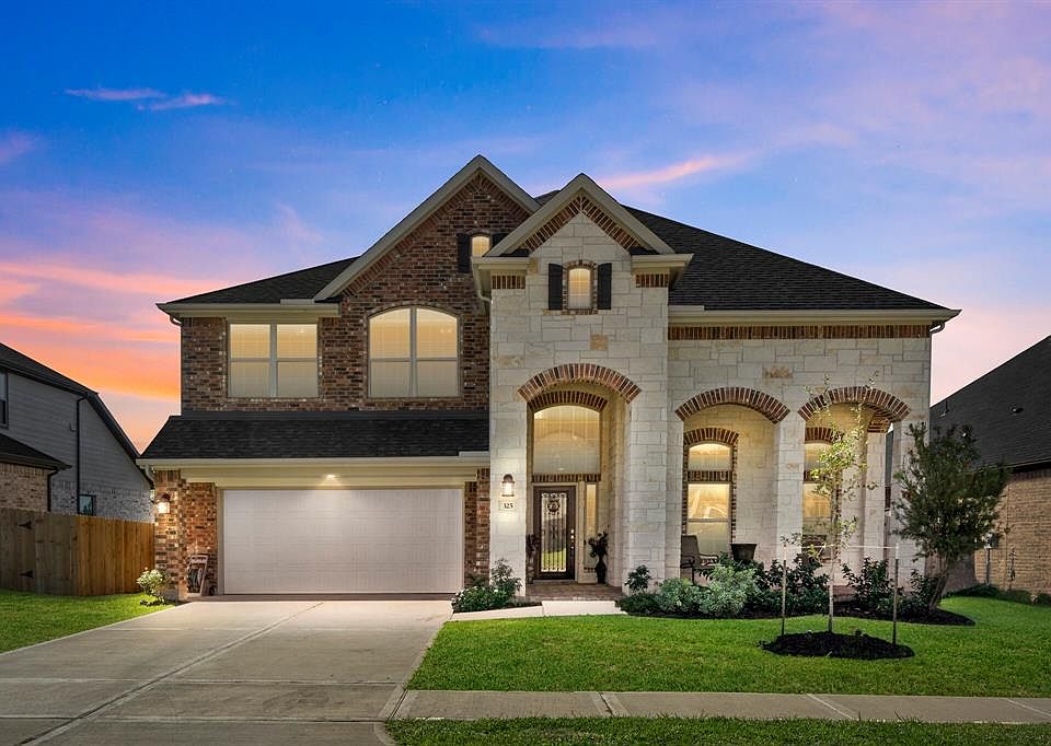 1st image of 325 Park Terrace Dr