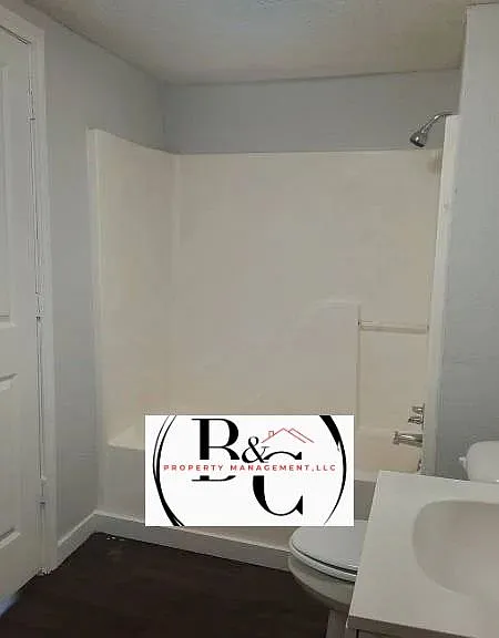 2605 W 34th Ave — Photo 5