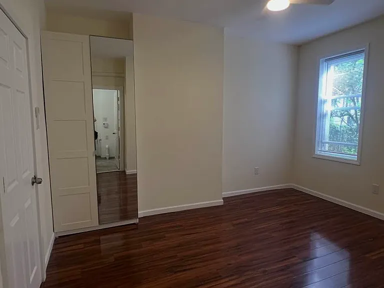 4 Saint Johns Rd #H — Photo 7