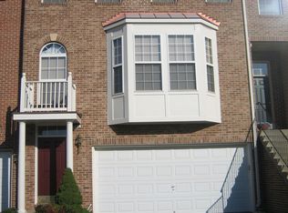 21497 Southern Magnolia Sq, Sterling, VA 20164