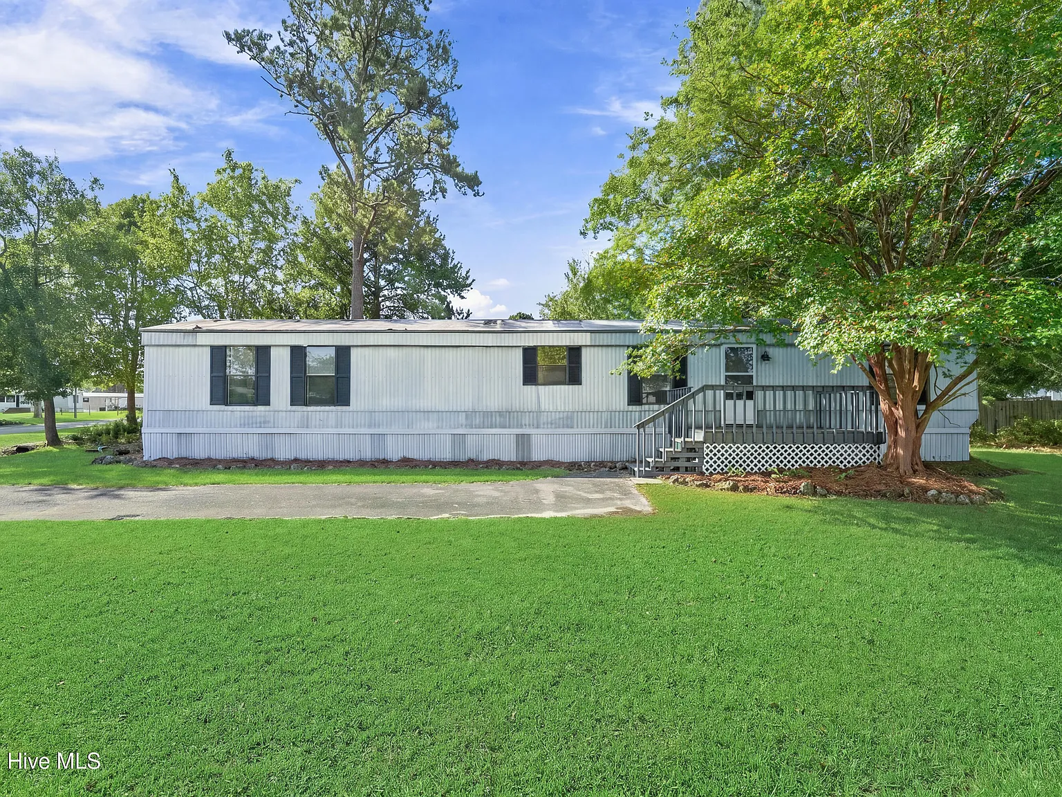 2 bed, 2.0 bath, 765 sqft, $1,395 — Photo 2