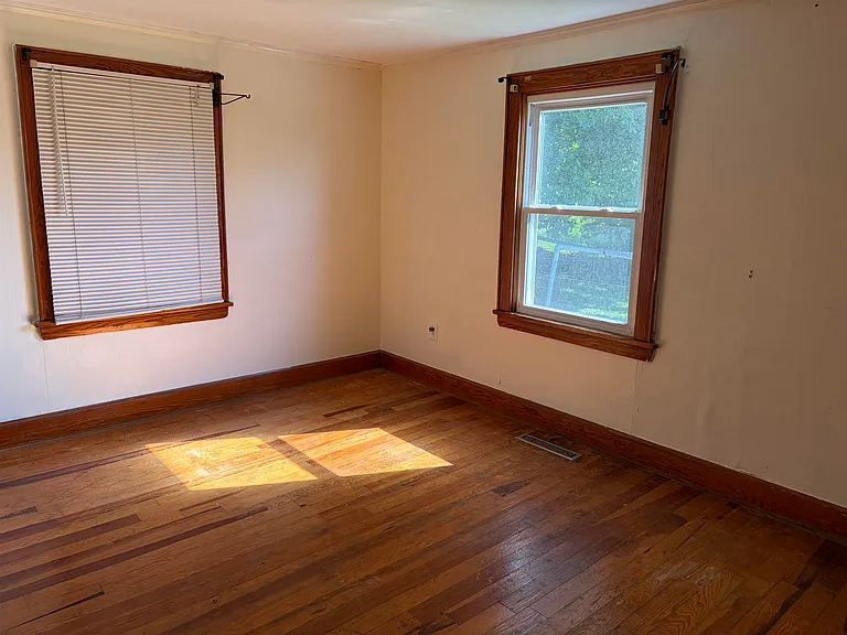 1420 Woodbury Ave — Photo 15