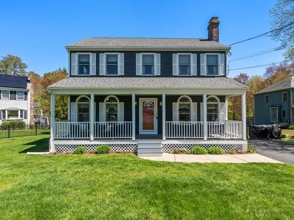26 Fortune Dr, Norwood, MA 02062
