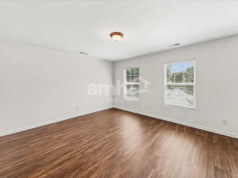 10103 Green Grass Rd — Photo 16