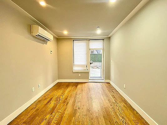 3rd image of 62 E 21st St #1M