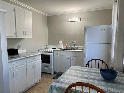 4th image of 202 N Yturria St APT 3