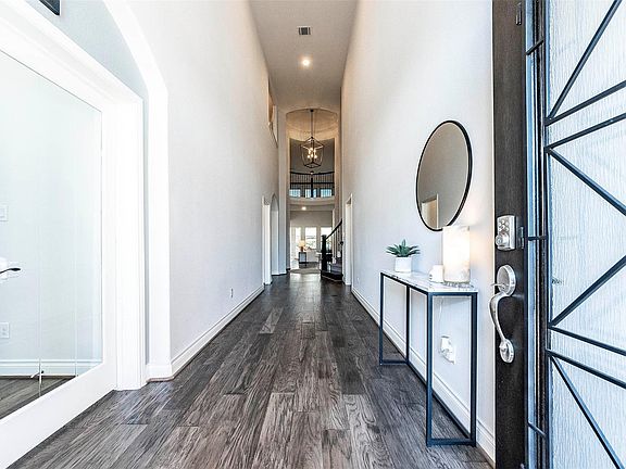 4th image of 2336 Majestic Fairway Ln