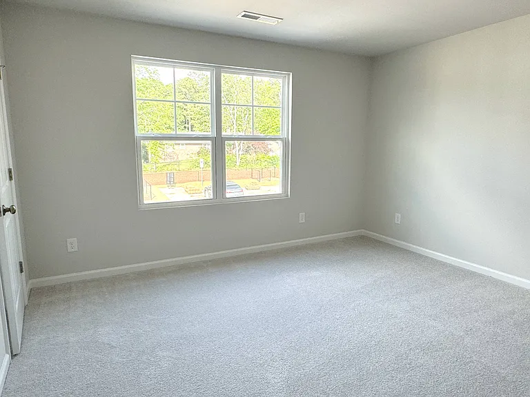 125 Red Robin Rd — Photo 14