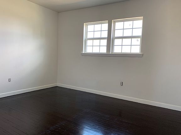5th image of 3474 W University Blvd
