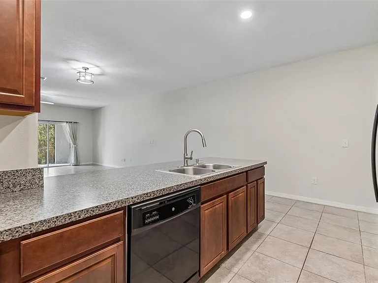 10687 Lake Montauk Dr — Photo 11