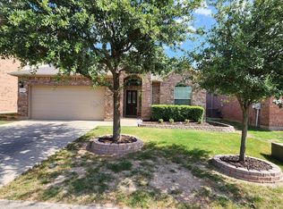 3464 Twin Pines Dr, Fort Worth, TX 76244