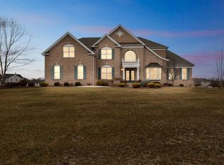 19 Claridge Ln, Flemington, NJ 08822