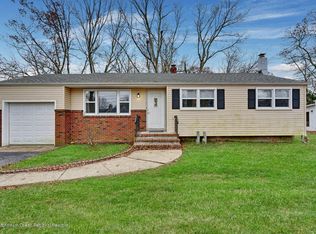 20 Oakside Dr, Toms River, NJ 08755