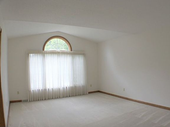 2nd image of 4528 Basswood Dr