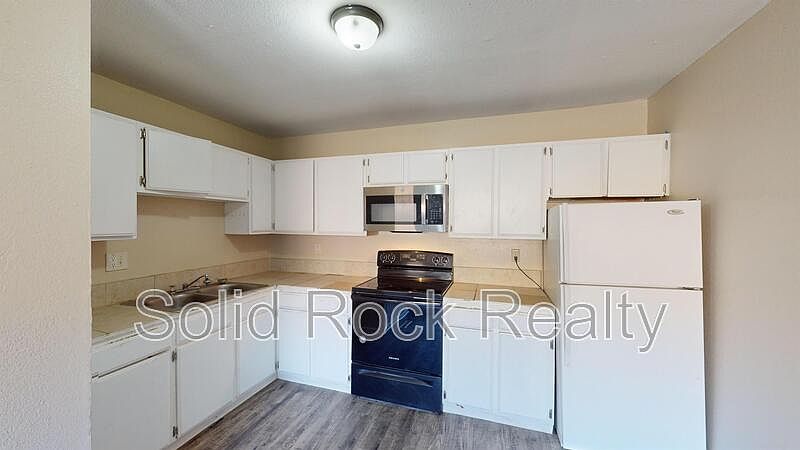 1st image of 4332-3 Ericson Dr