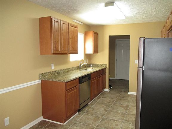 4th image of 1430 Beechwood Cir
