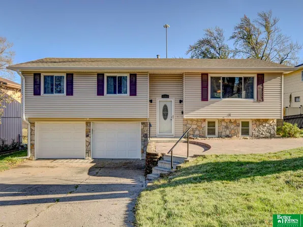 11313 Gold St, Omaha, NE 68144