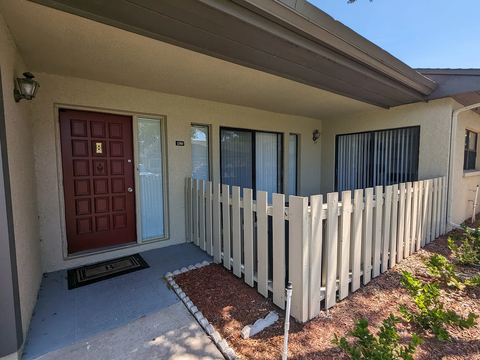 Villa in Eastlake Woodlands — Photo 2