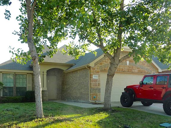 3rd image of 1211 Angelina Dr
