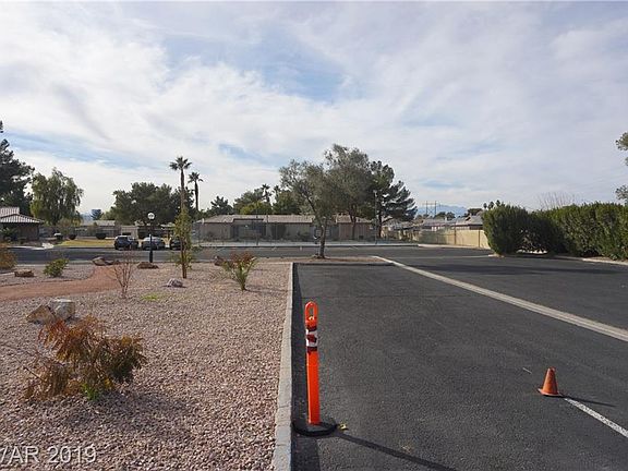 3rd image of 263 N Lamb Blvd