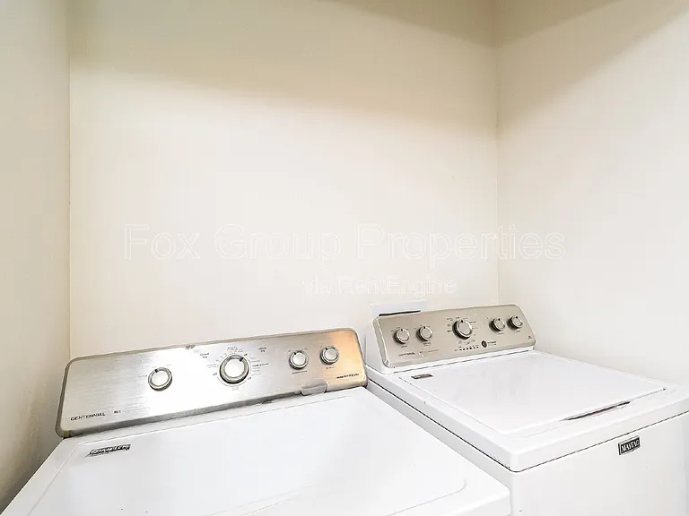 709 S Davis Ave — Photo 16