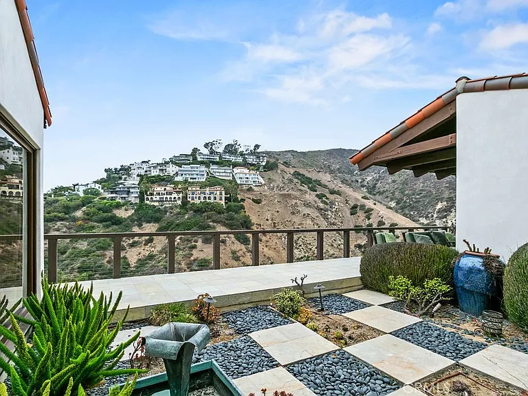 345 Emerald Bay — Photo 24