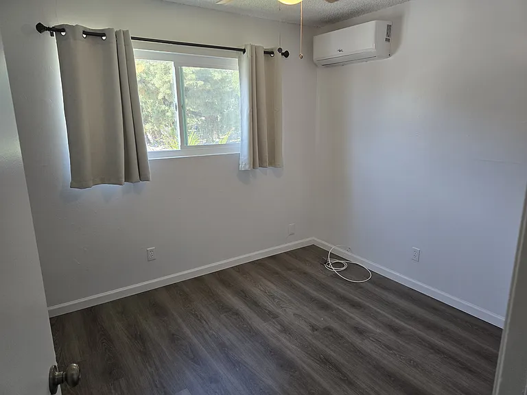 428 E Foothill Blvd #A — Photo 3