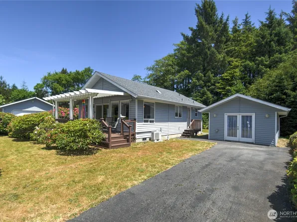 558 Meadow Avenue NE, Ocean Shores, WA 98569
