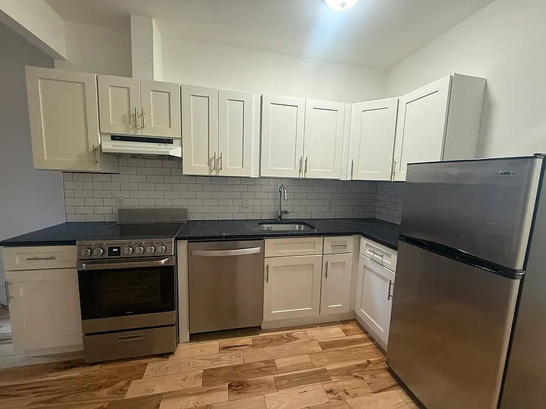 426 W 48th St #2WR — Photo 1