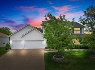 2322 Quaint Cottage Dr, O'Fallon, MO 63368