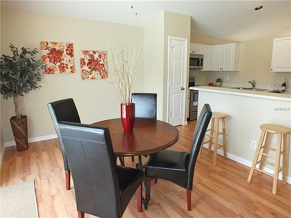 4th image of 1726 Meadow Oak Ln