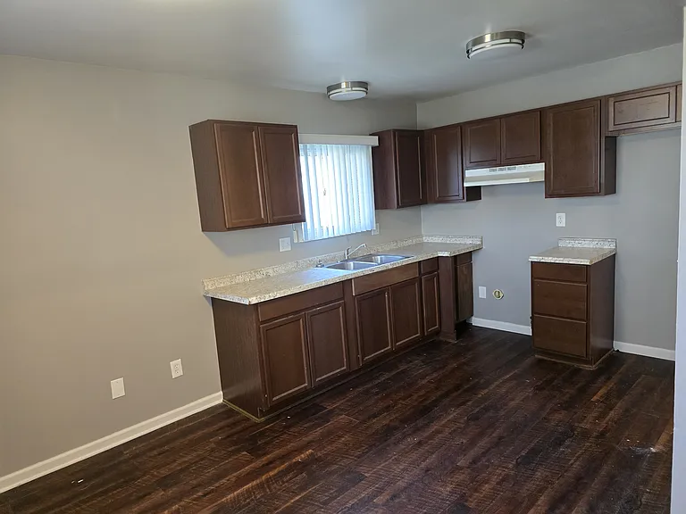 8509 Paige Ave — Photo 3