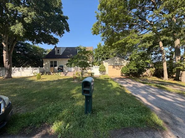 61 Gores Dr, Mastic, NY 11950