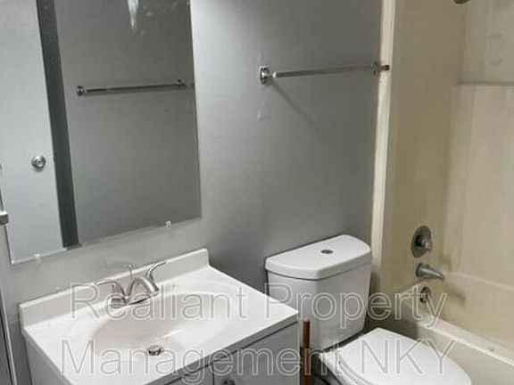 2nd image of 601 Amhurst Dr