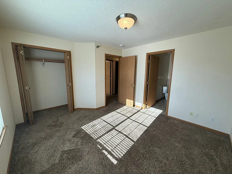 219 Crystal St — Photo 12