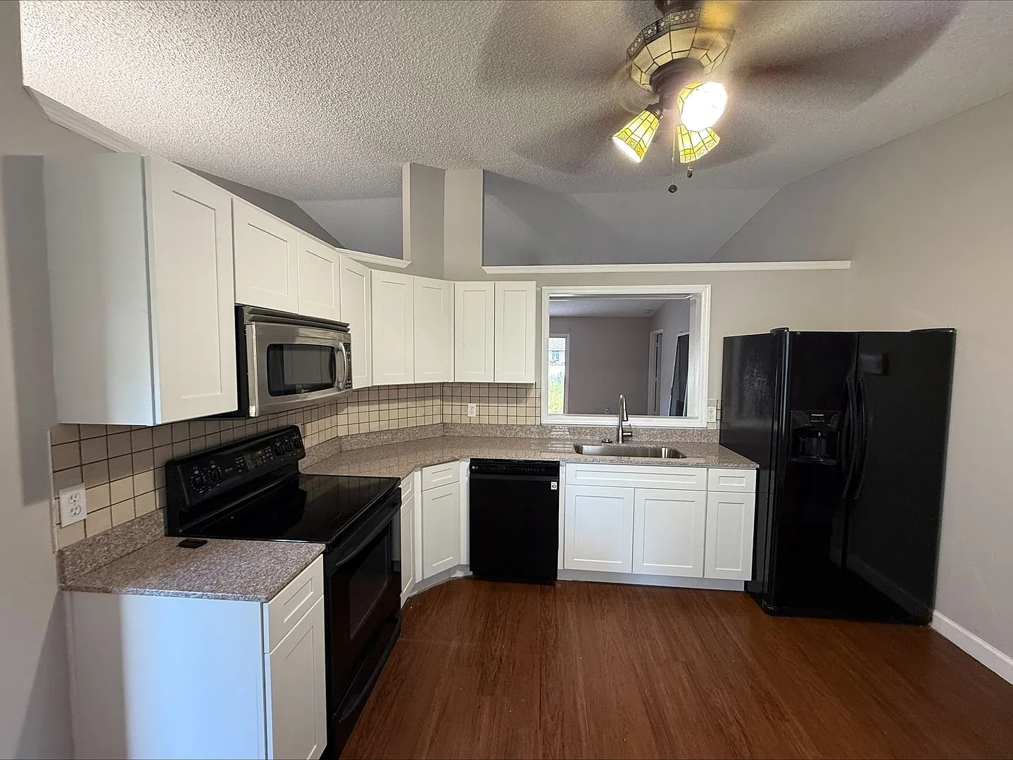 Single Family Home in Palm Bay — Photo 2